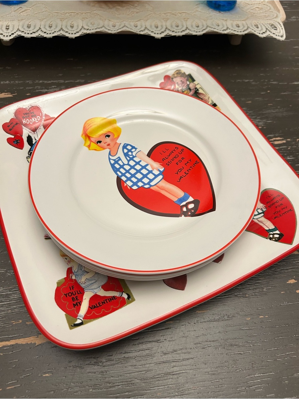 Rosanna Studio kitschy vintage Valentine plate set of 5.